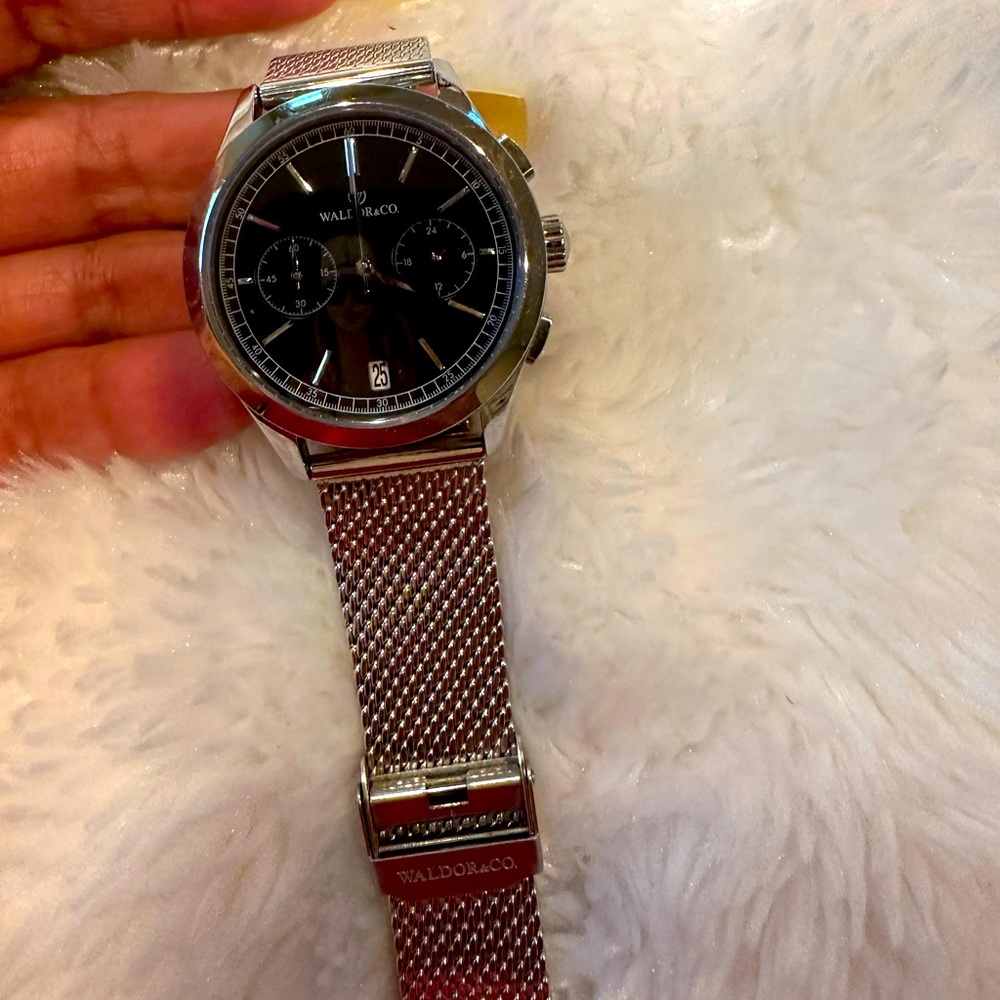 Silver band Relic watch with working battery